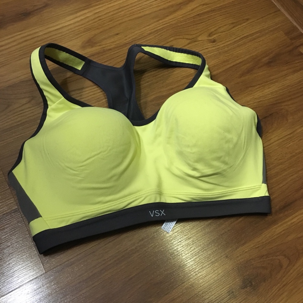 VS Sports Bra 36DD (hardly worn)